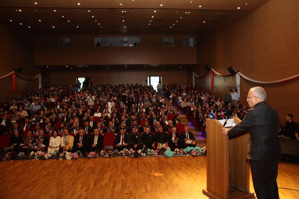 BAŞKAN GÜLER, ODÜ’NÜN AKADEMİK YIL AÇILIŞINA KATILDI b 1