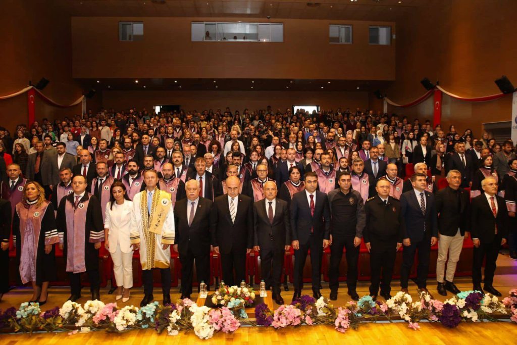 BAŞKAN GÜLER, ODÜ’NÜN AKADEMİK YIL AÇILIŞINA KATILDI b2
