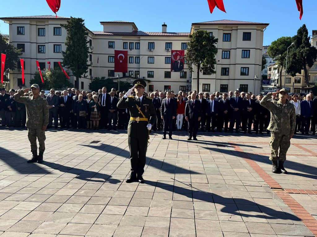 ÜNYE’DE CUMHURİYET BAYRAMI KUTLAMALARI BAŞLADI c2 2