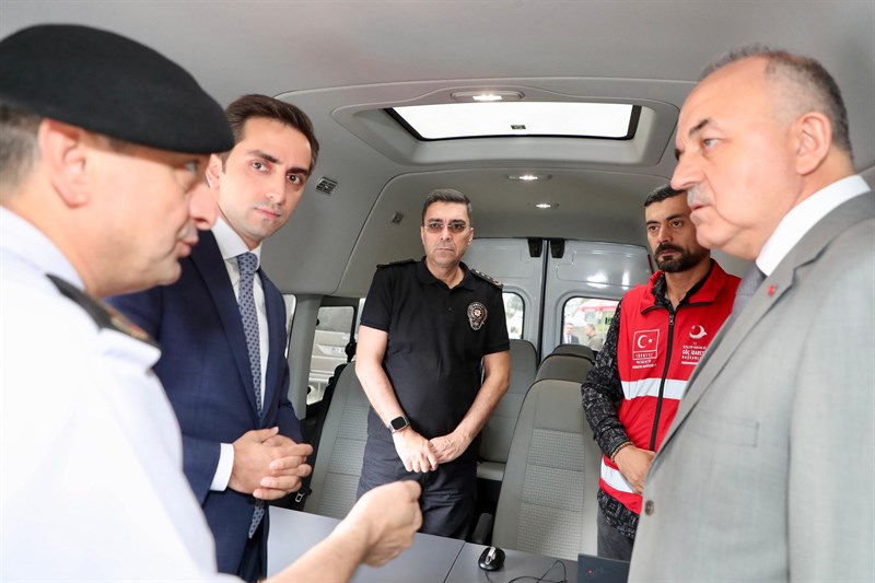 Vali Erol, Düzensiz Göçmenlere Yönelik Hizmetleri Denetledi d2