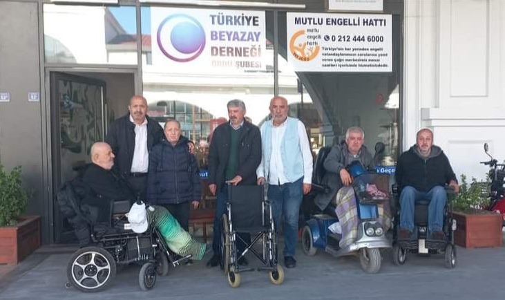 Beyazay Derneği Ünye Şubesi'nden Engellilere Destek: Tekerlekli Sandalye Bağışı İhtiyaç Sahibine Ulaştı en 1