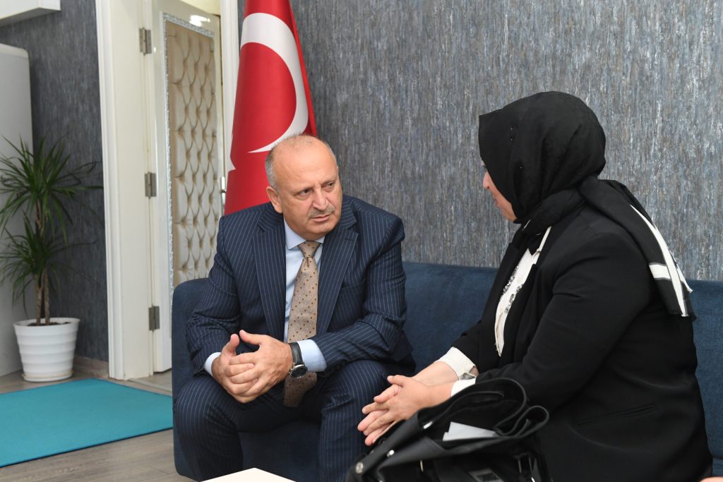 HALKA HİZMET, PROJE VE YATIRIMLARIN YANINDA SAMİMİYET VE GÜVEN MESELESİDİR hi1