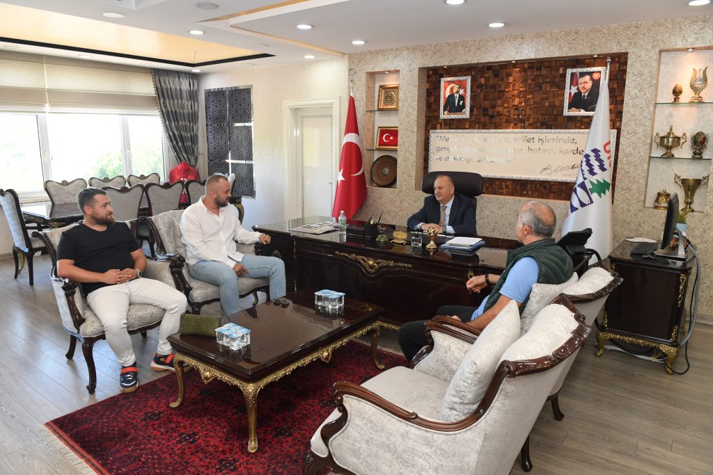 HALKA HİZMET, PROJE VE YATIRIMLARIN YANINDA SAMİMİYET VE GÜVEN MESELESİDİR hi2