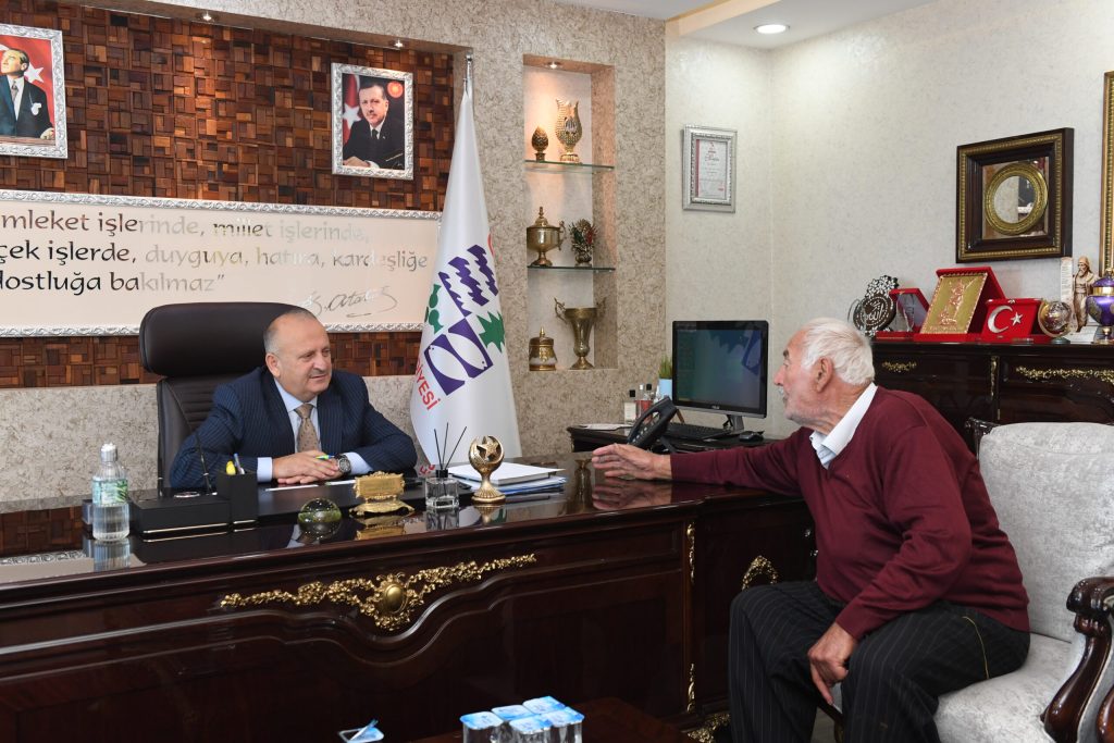 HALKA HİZMET, PROJE VE YATIRIMLARIN YANINDA SAMİMİYET VE GÜVEN MESELESİDİR hi3