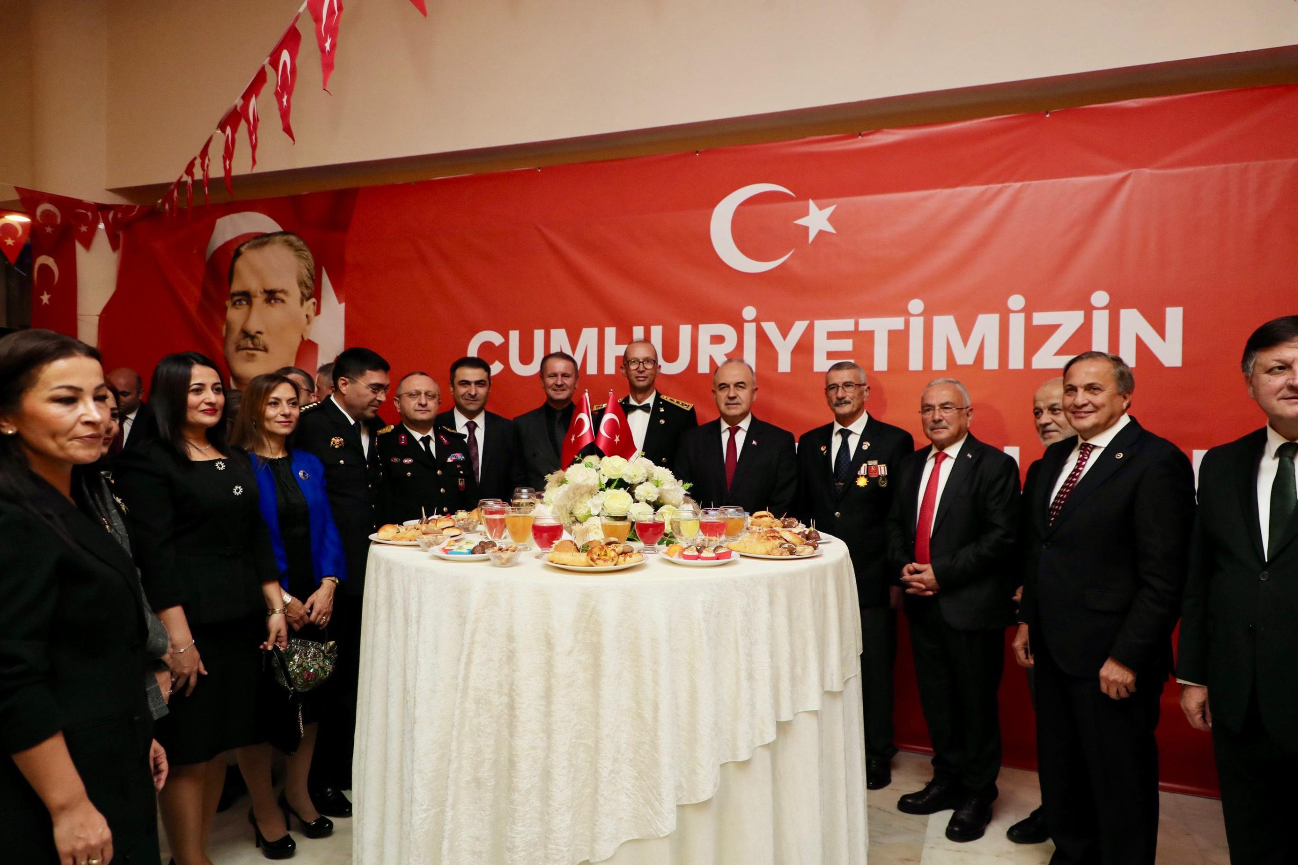 Cumhuriyet Resepsiyonu Düzenlendi Cumhuriyet Bayramının 101. yıl dönümü kutlama programı
