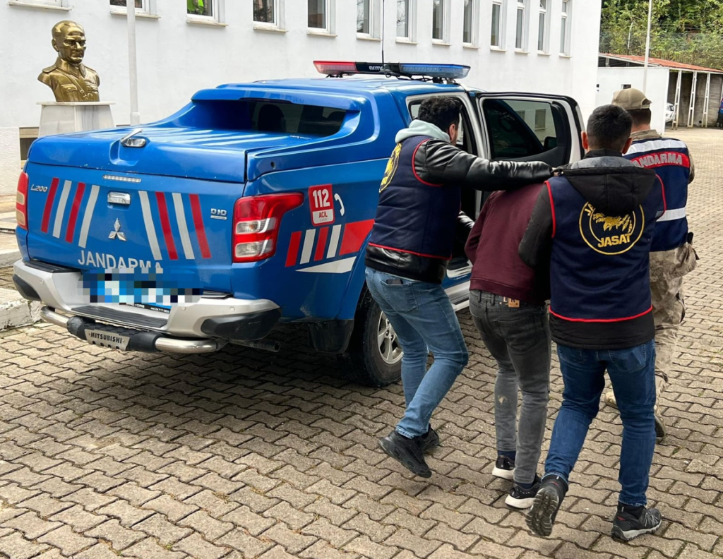 Ordu'da JASAT ve Asayiş Timlerinden Suçlulara Darbe: 4 Firari Hükümlü Yakalandı s1