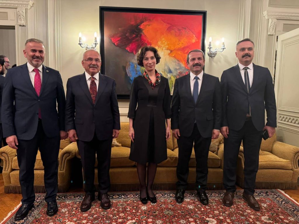 BAŞKAN GÜLER: “SOSYAL BELEDİYECİLİKTE ÖNCÜYÜZ” so1