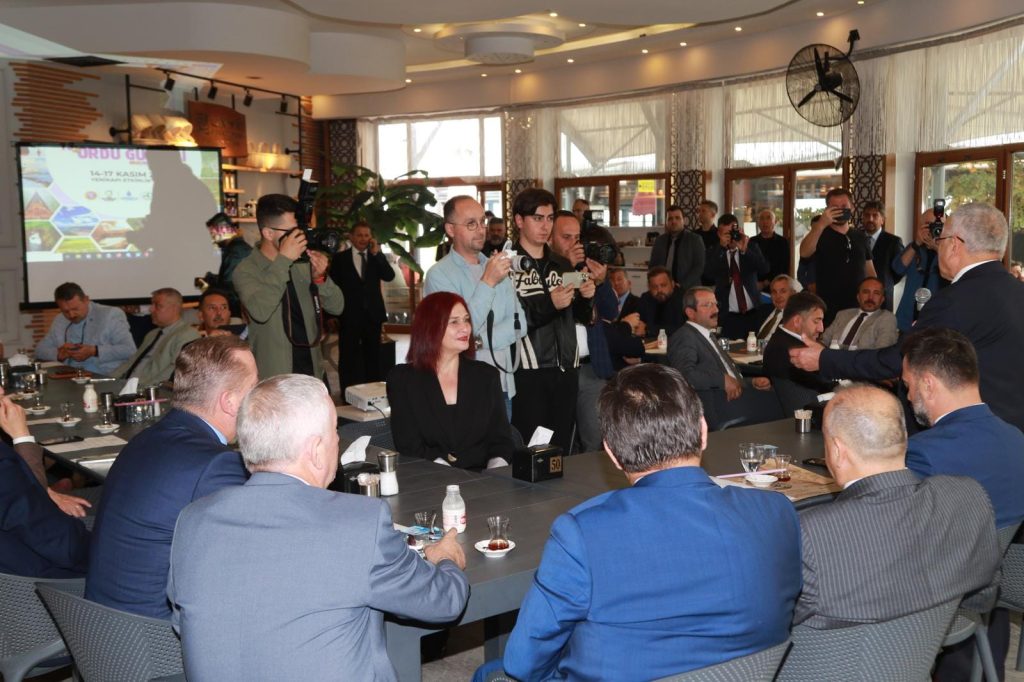 ÜNYE’DE ORDU GÜNLERİ TOPLANTISI t1 2