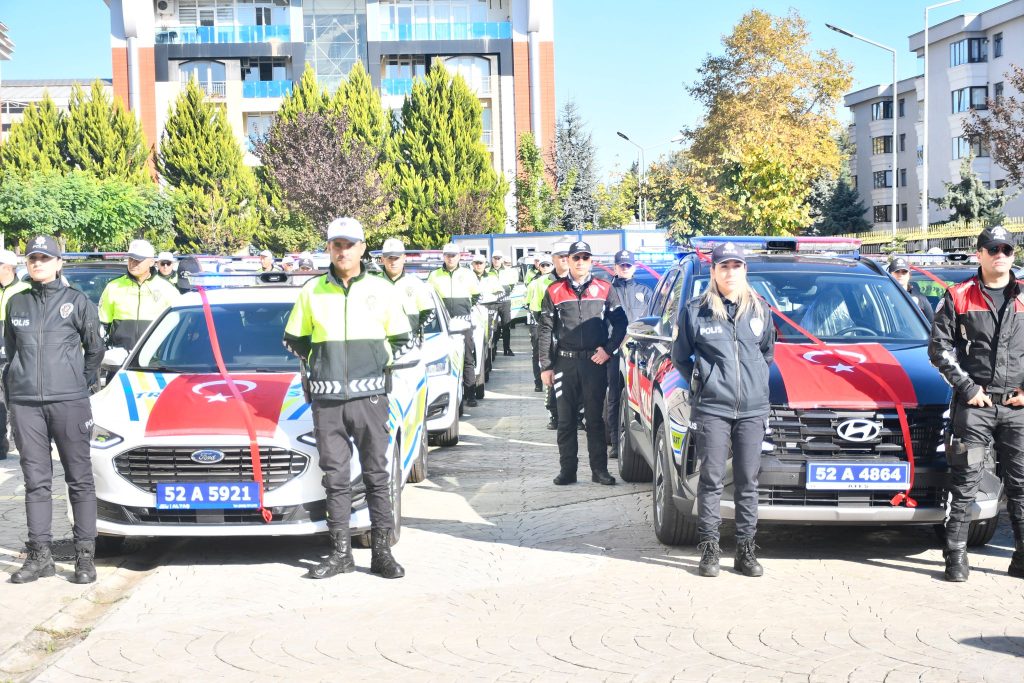 BAŞKAN TAVLI, “YENİ ARAÇLAR EMNİYET TEŞKİLATIMIZA HAYIRLI OLSUN” ta4