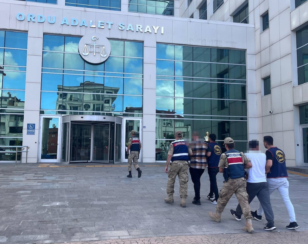 Ordu’da Jandarma, Evden Hırsızlık Olaylarını Aydınlattı: 3 Şüpheli Tutuklandı tu1