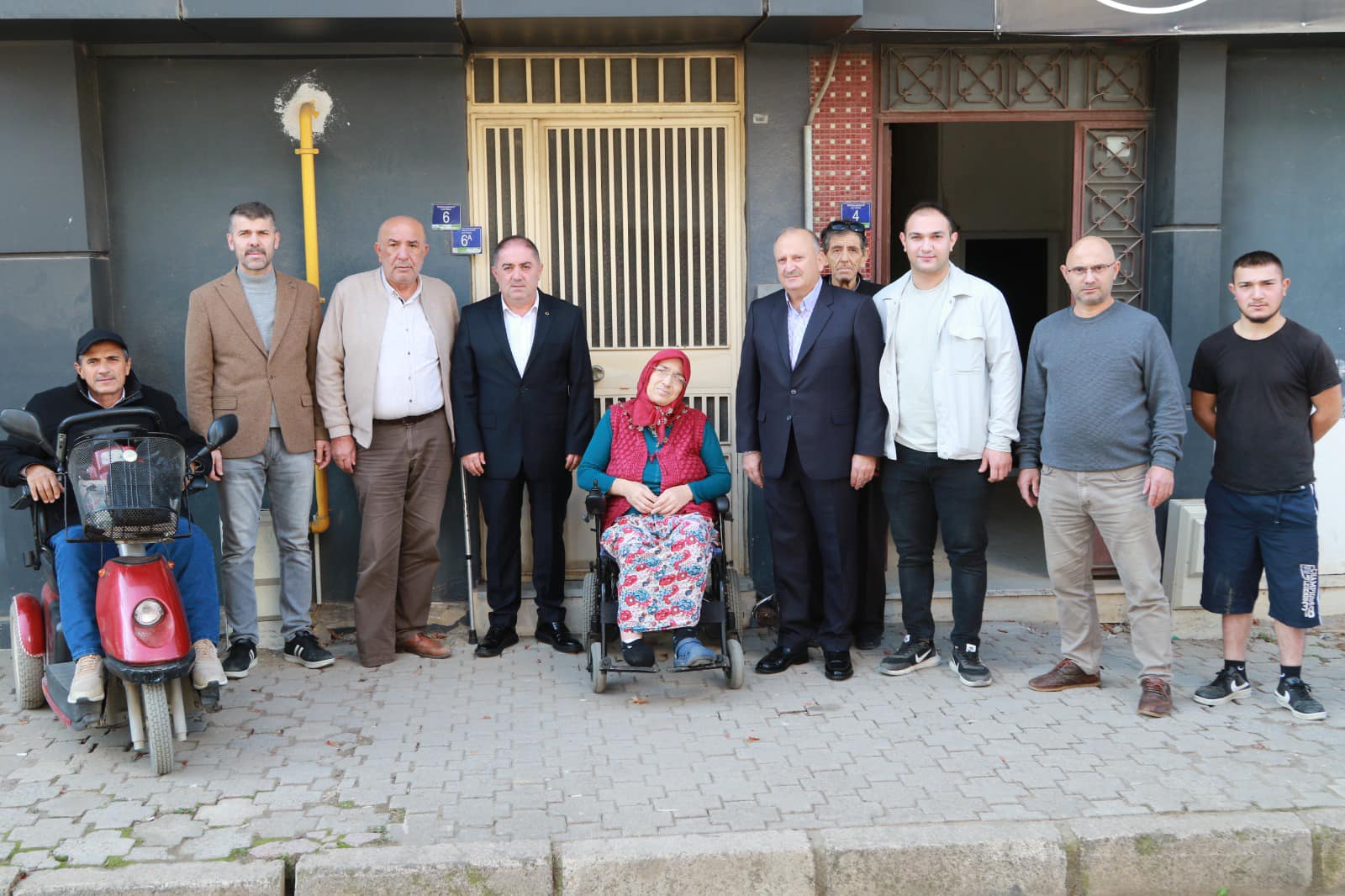Akülü Sandalye Desteği Ünye Belediye Başkanı Hüseyin Tavlı, yaklaşık iki