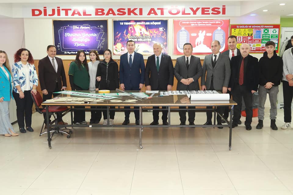 Kaymakam Ayhan Işık ve Belediye Başkanı Hüseyin Tavlı Ünye Adnan