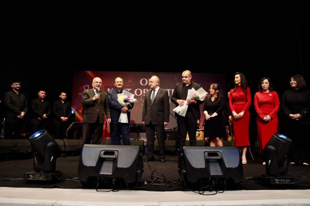 “USTALARA SAYGI” KONSERİ UNUTULMAZ ANLAR YAŞATTI U3 2