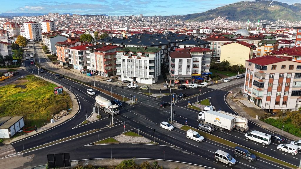 KARŞIYAKA’DA TRAFİK SORUNUNA SON! WhatsApp Image 2024 11 06 at 12.23.29 1