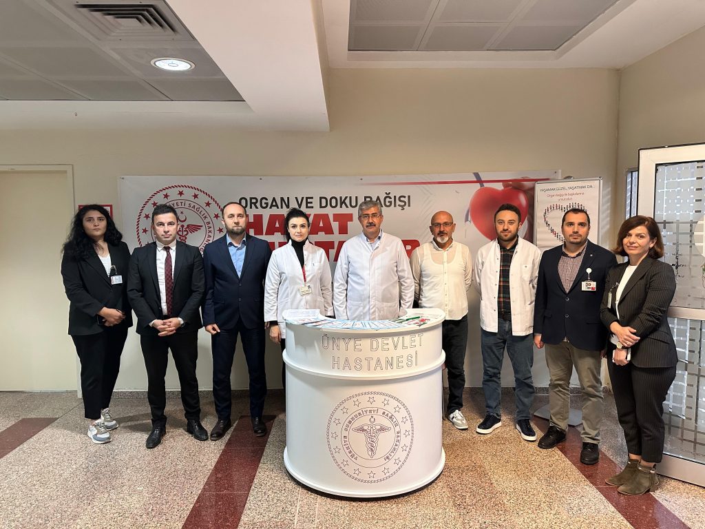 Ünye Devlet Hastanesi’nde Organ Bağışı İçin Farkındalık Standı Kuruldu WhatsApp Image 2024 11 07 at 14.51.48