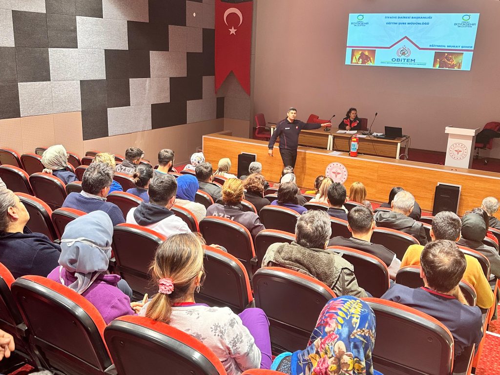 Ünye Devlet Hastanesi’nde Yangın Güvenliği Eğitimi ve Tatbikat Gerçekleştirildi WhatsApp Image 2024 11 27 at 15.23.33 1