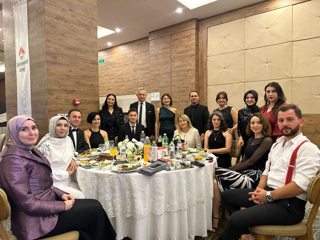 Bahçeşehir Koleji Ünye Kampüsü’nde Öğretmenler Günü Coşkuyla Kutlandı WhatsApp Image 2024 11 28 at 16.09.43