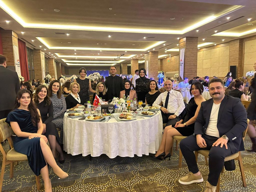 Bahçeşehir Koleji Ünye Kampüsü’nde Öğretmenler Günü Coşkuyla Kutlandı WhatsApp Image 2024 11 28 at 16.09.45