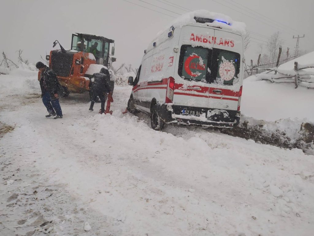 ORDU BÜYÜKŞEHİRDEN KAR SEFERBERLİĞİ a