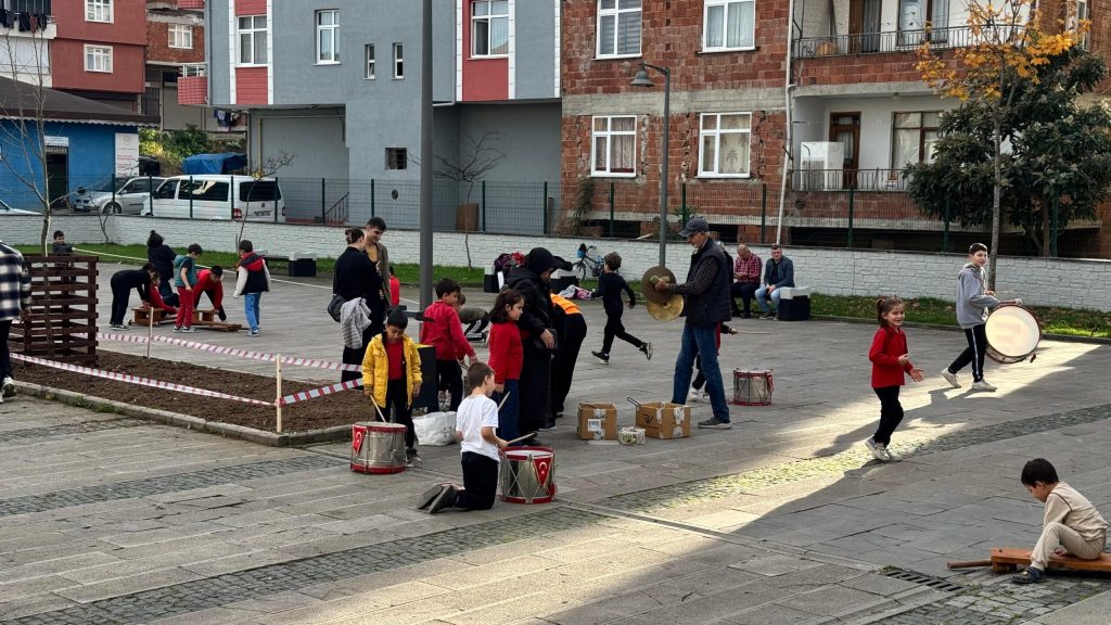 BUGÜNÜN VE YARININ ÇOCUKLARININ DOSTU ÜNYE PROJESİNE İLGİ BÜYÜK b3
