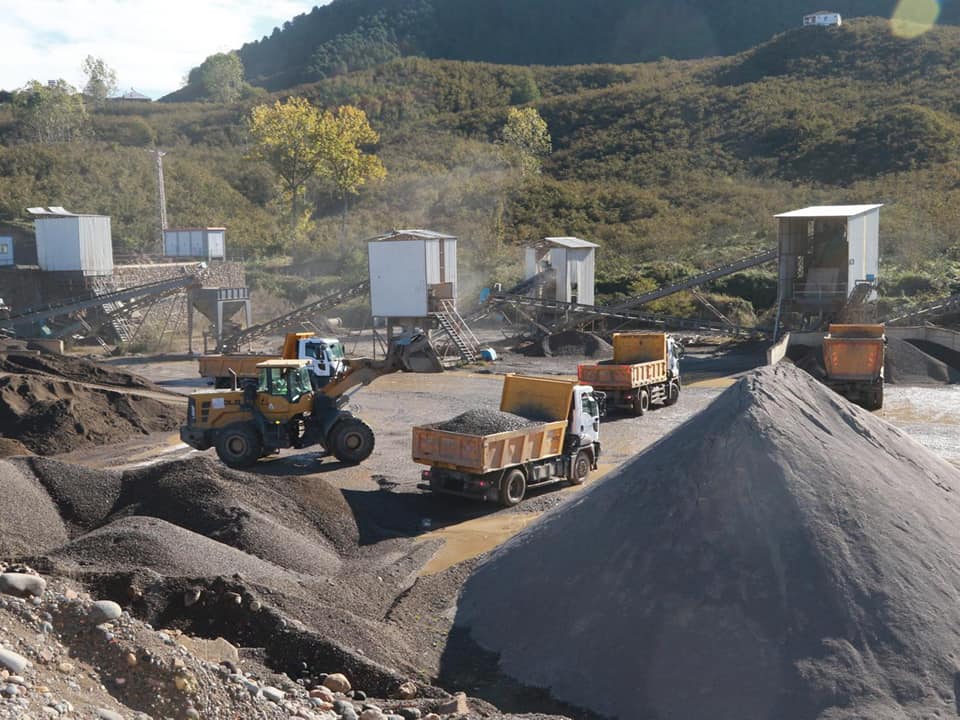 VALİ EROL’DAN KONKASÖR ŞANTİYESİ VE BETON SANTRALİNE ZİYARET e1