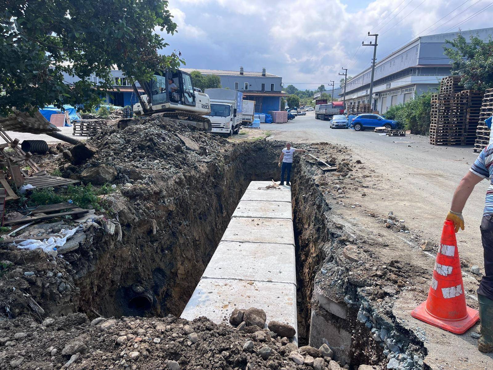 ALTINORDU SEBZE HALİ ALT YAPISI YENİLENDİ AL2