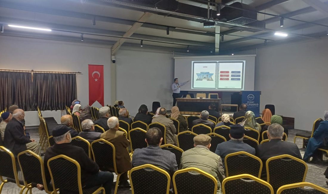 Ünye’de Umre Adaylarına Eğitim Verildi
