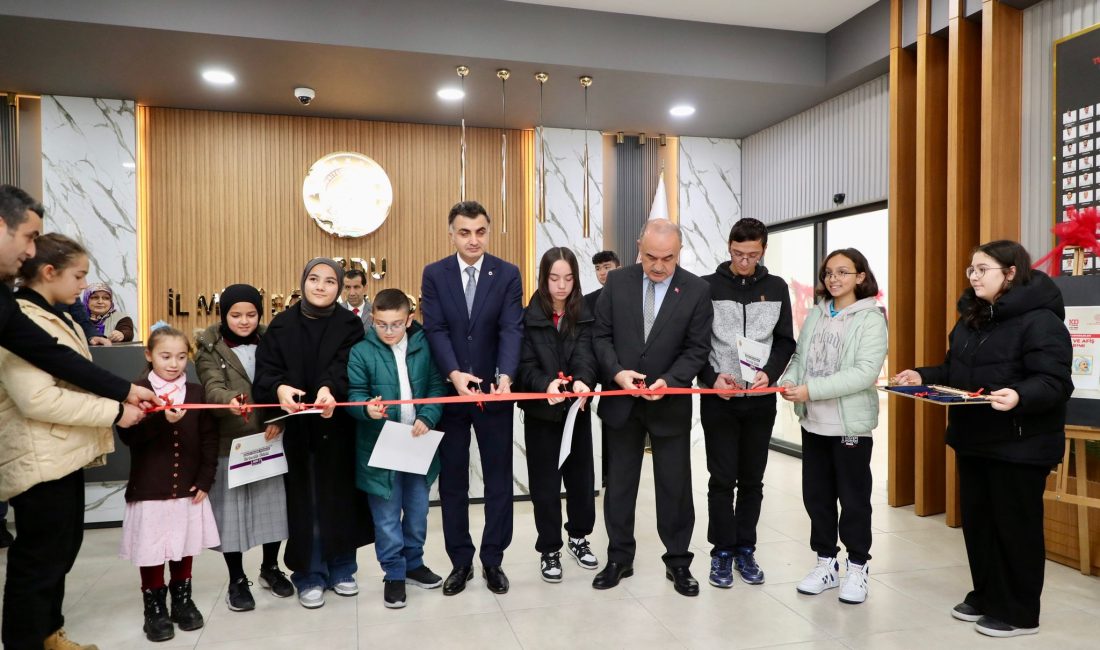 Vali Erol, “Dilimizin Zenginlikleri Projesi” Kapsamında Düzenlenen Serginin Açılış Programına