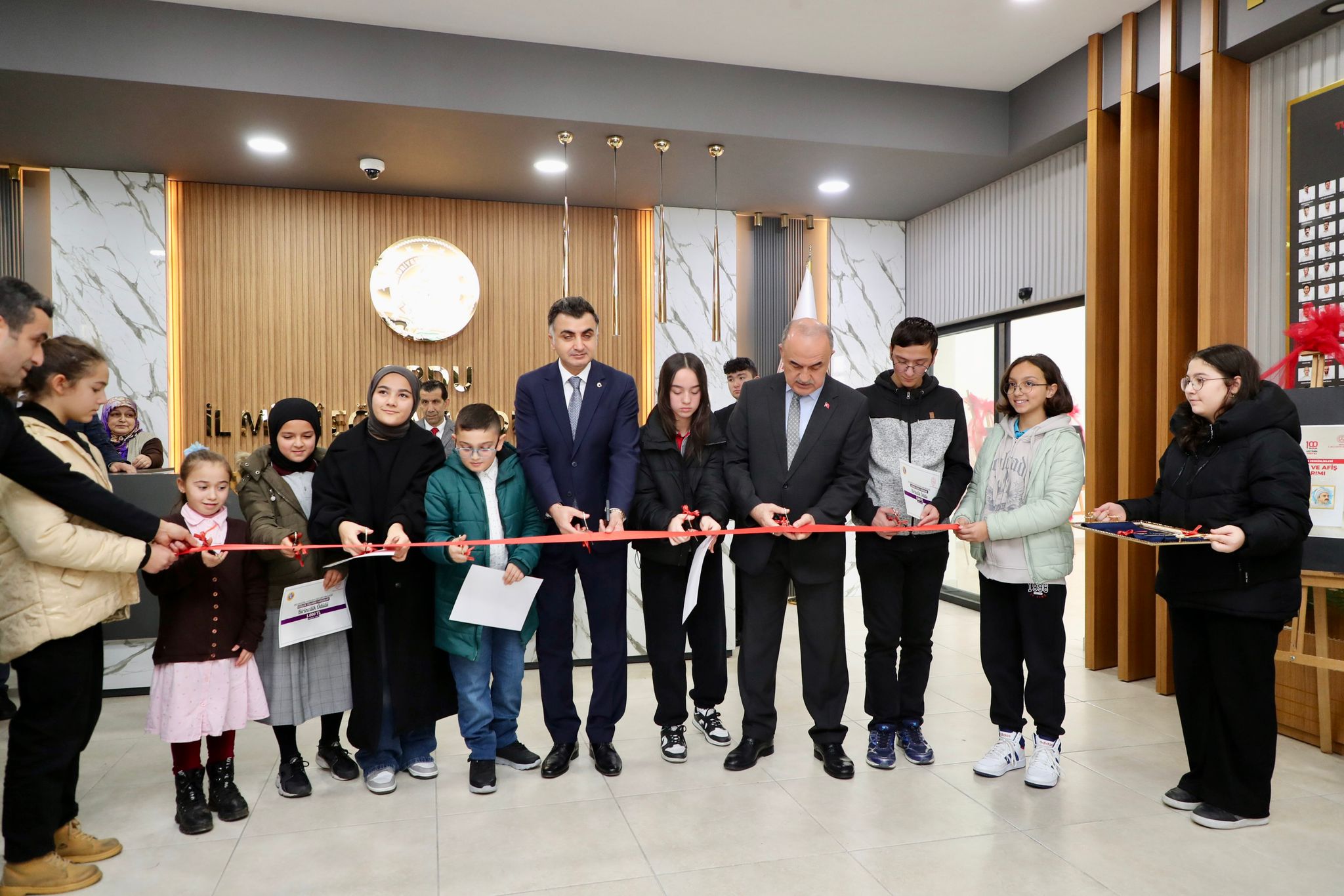 Vali Erol, “Dilimizin Zenginlikleri Projesi” Kapsamında Düzenlenen Serginin Açılış Programına Katıldı V