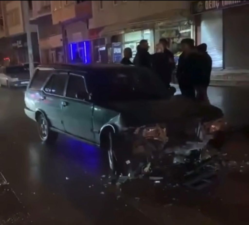 Ünye’de İki Araç Kafa Kafaya Çarpıştı WhatsApp Image 2024 12 05 at 16.01.21