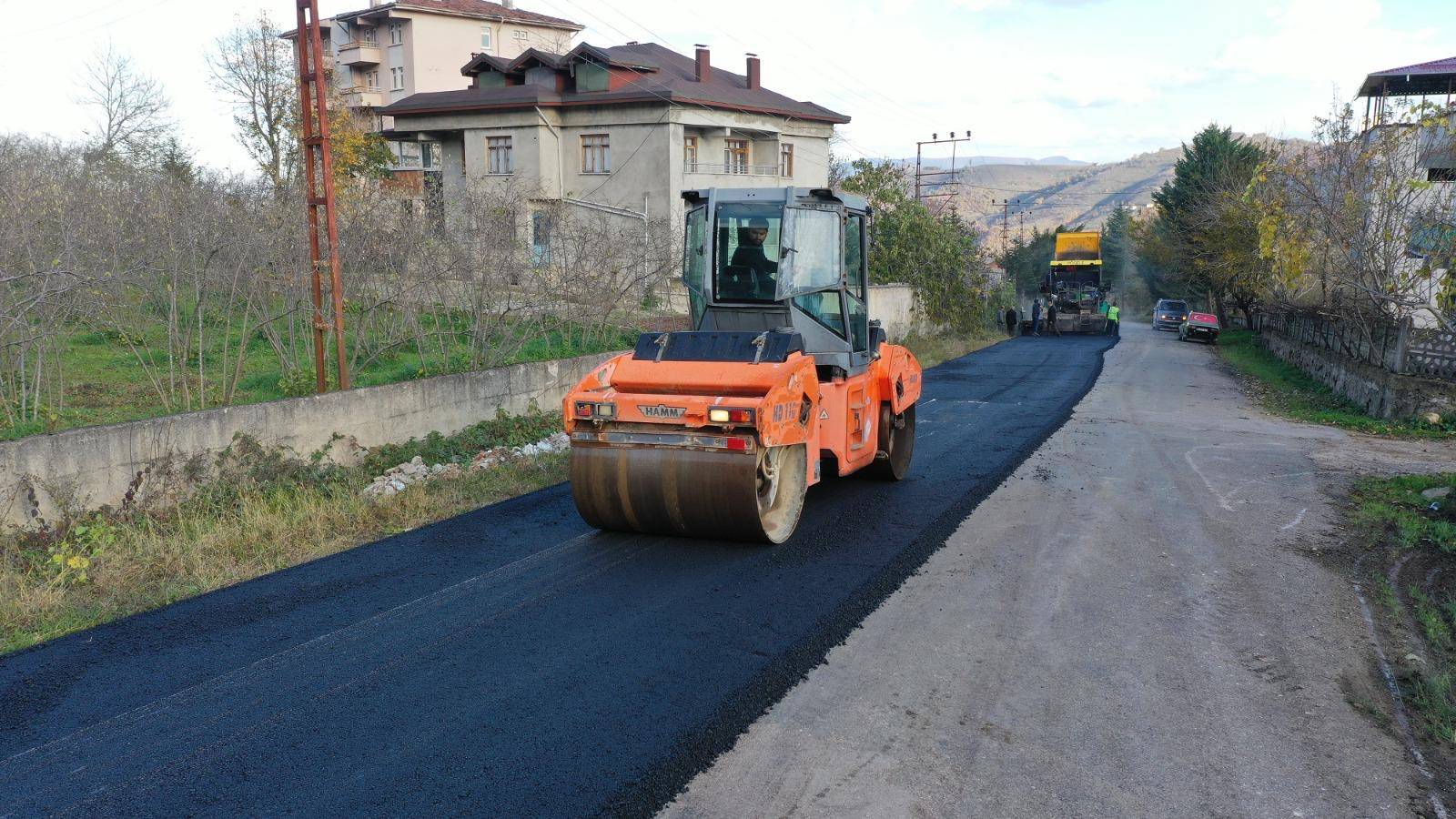 ÇATALPINAR GÖLLER MAHALLESİNE SICAK DOKUNUŞ 5 KM’LİK GRUP YOLUNUN YARISINDA