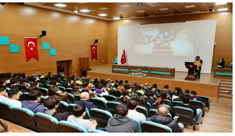 “Fermuar Sistemi İle Yaşama Yol Ver” Kampanyasının Tanıtımı Yapıldı Vali