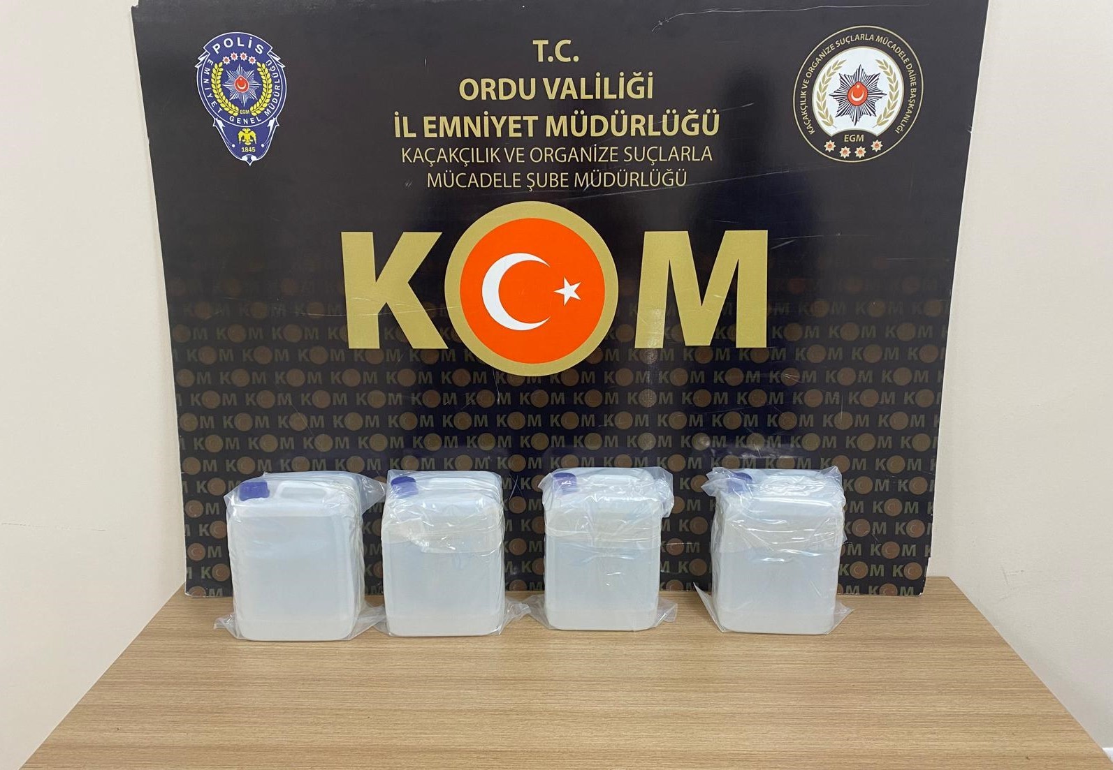 Altınordu’da Kargo Gönderisinde 20 Litre Etil Alkol Ele Geçirildi kom 1
