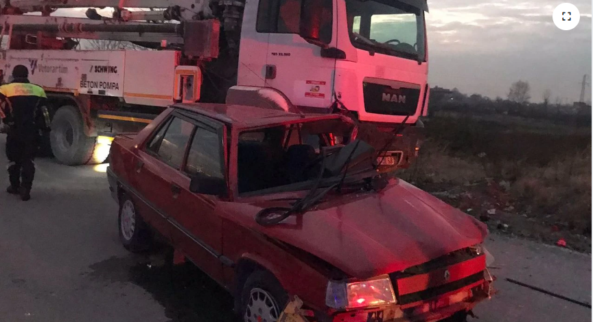 Kamyon 9 Yaşındaki Çocuğun Kullandığı Otomobile Çarptı: 3'ü Ağır 5