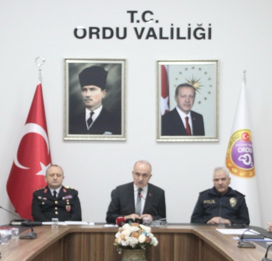Vali Erol, 2024 Yılının Güvenlik ve Asayiş Değerlendirmesini Yaptı vali erol 1