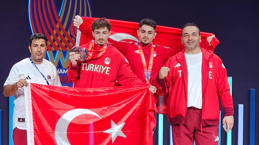 Yusuf Fehmi Genç, Dünya Halter Şampiyonası’nda Türkiye’ye 2 Bronz Madalya