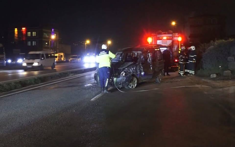 Altınordu-Ulubey Yolunda Trafik Kazası: 3 Kişi Yaralandı