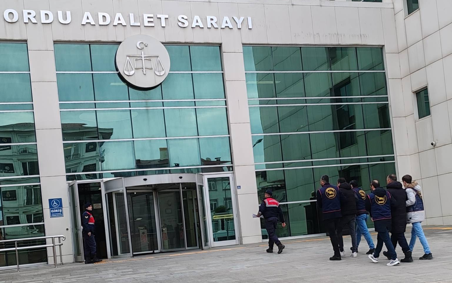 Ünye’de Kablo Hırsızlığı JASAT Operasyonuyla Aydınlatıldı: 3 Tutuklama KABLO HIRSIZLIGI1