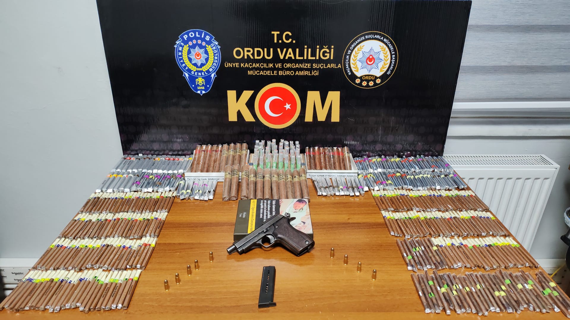 Ordu’da Kaçakçılık ve Silah Kaçakçılığına Yönelik Operasyonlar: Büyük Miktarda Kaçak Malzeme ve Silah Ele Geçirildi KOM 3