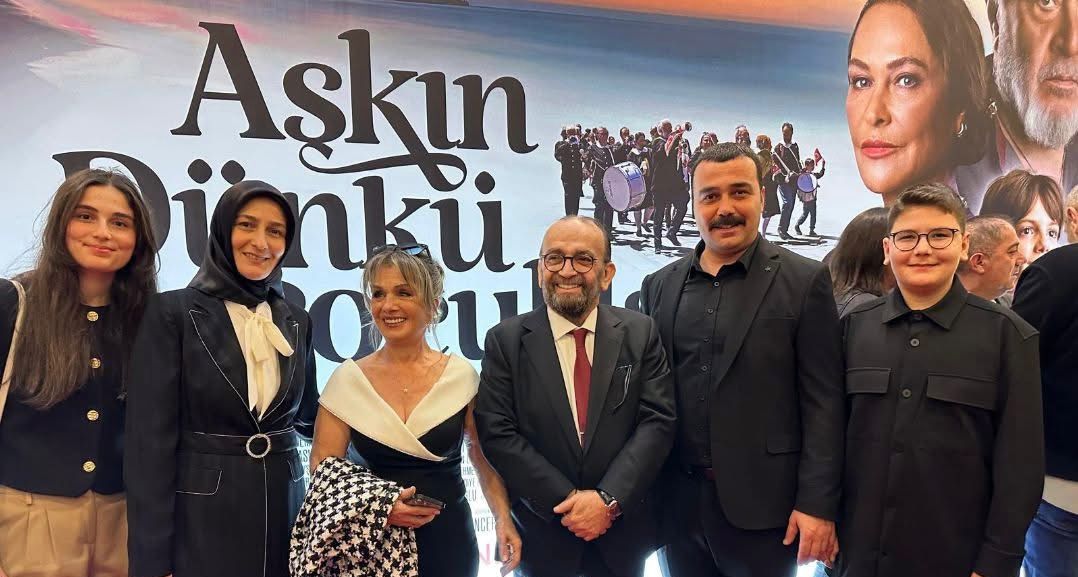 "Aşkın Dünkü Çocukları Film Galasında Akgül Yapı'ya Ödül"