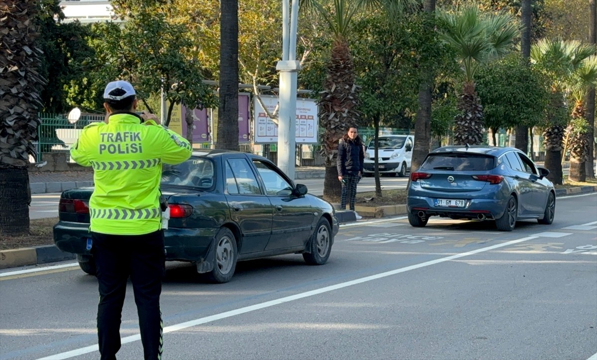 Ünye’de Yaya Geçidi ve Trafik Denetimi Uygulaması YAYA GECIDI