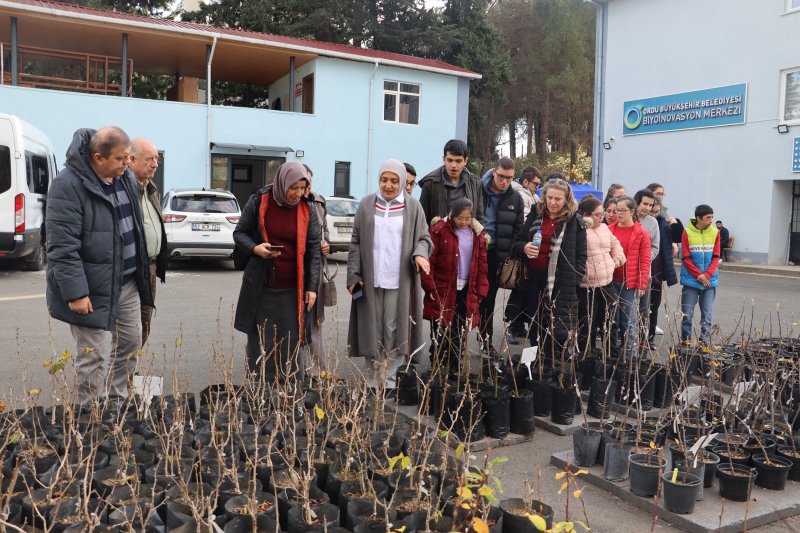 ATA TOHUMLARININ KORUNDUĞU MERKEZ OKUL GİBİ ÇALIŞIYOR ata tohumlarinin korundugu merkez okul gibi calisiyor 2099