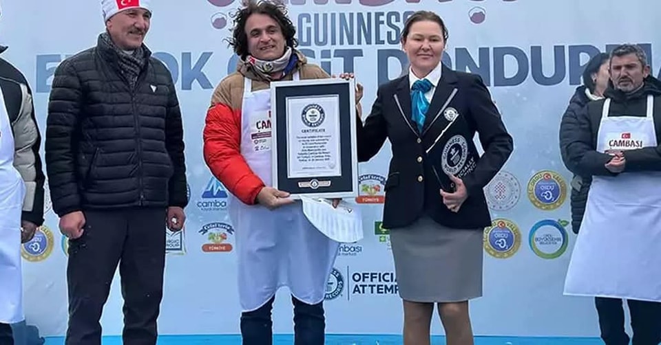 Ordu’da Tarihi Başarı: Celal Karaarslan 1301 Çeşit Dondurma ile Guinness