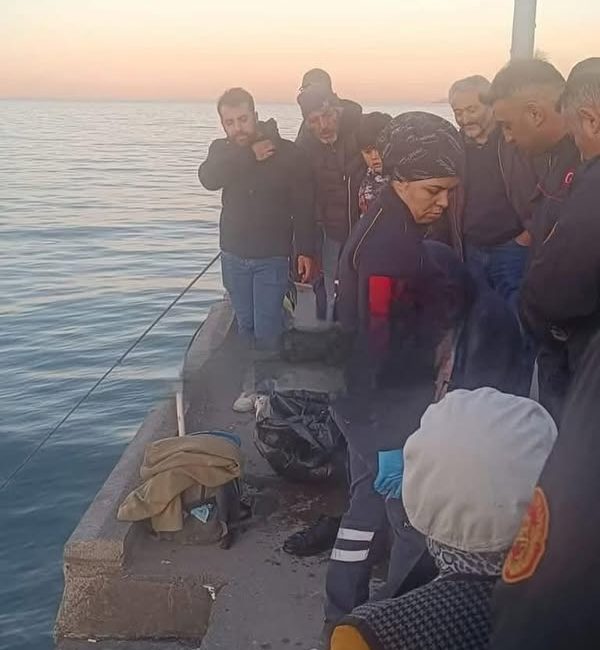Fatsa'da İskelede Balık Tutarken Denize Düştü