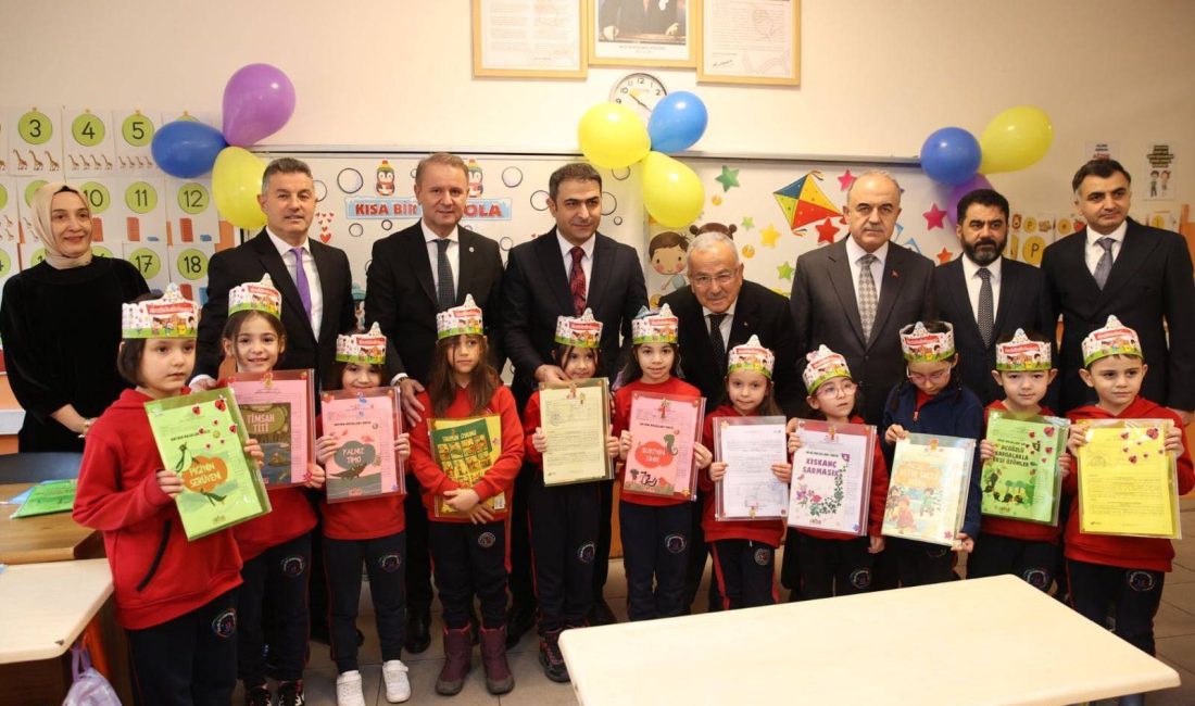 BAŞKAN GÜLER MİNİKLERİN KARNE SEVİNCİNE ORTAK OLDU