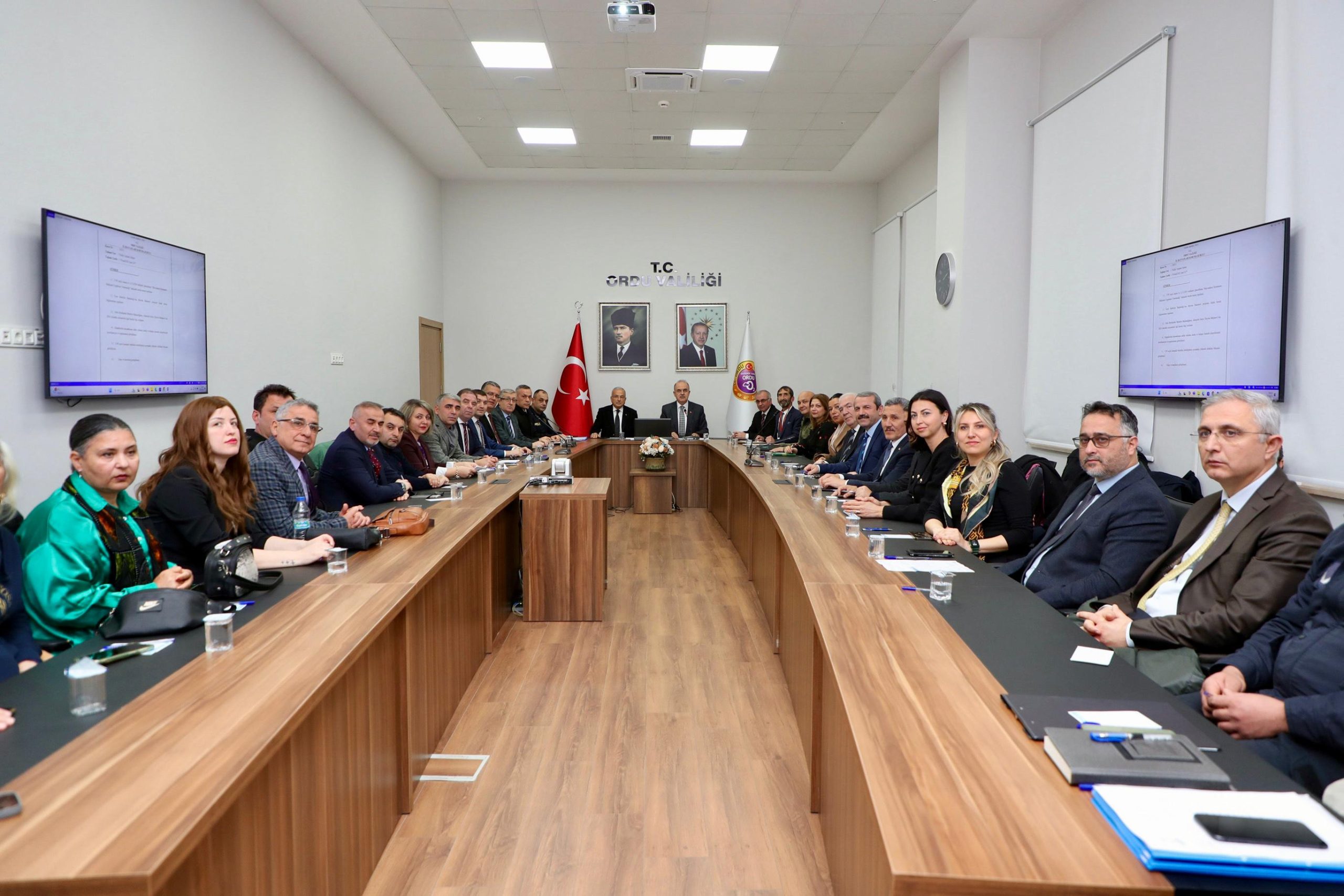 İl Hayvanları Koruma Kurulu Toplantısı, Vali Erol’un Başkanlığında Yapıldı il hayvanlari koruma scaled