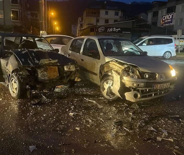 Kumru-Fatsa Yolunda  Trafik Kazası