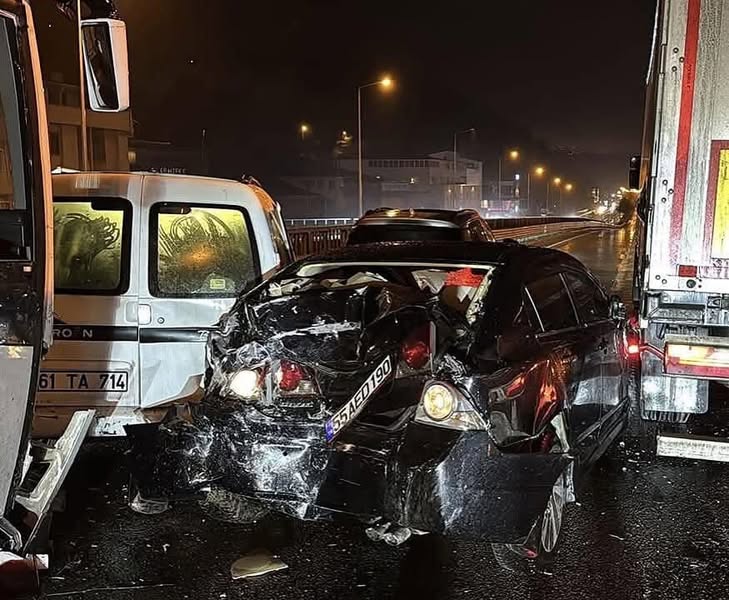 Zincirleme Trafik Kazası: 2 Yaralı samsun zincirleme