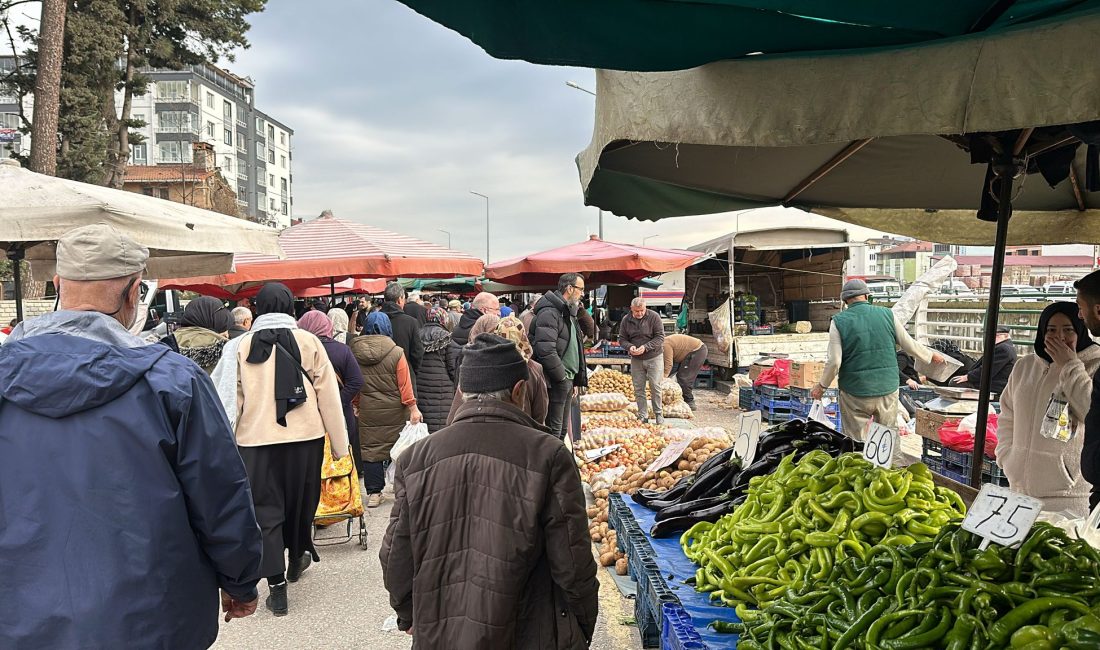 Ünye Çarşamba Pazarı’nda Kış Hareketliliği: Sebze ve Meyve Fiyatları Cep