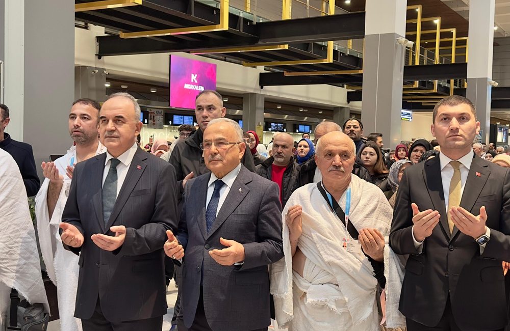 Vali Erol, Umre Kafilesini Uğurlama Programına Katıldı